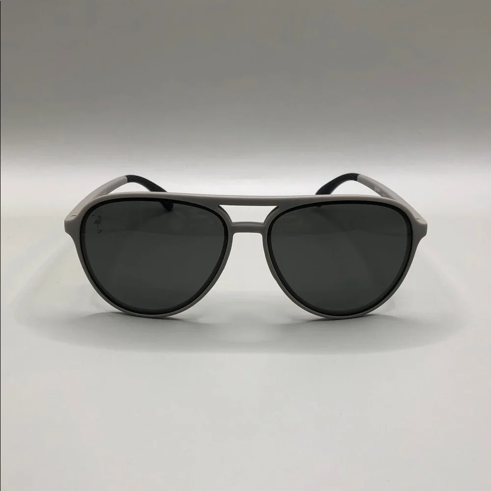 Goodr Clubhouse Closeout Polarzied Aviator Sunglasses Unisex No Slip Gray.